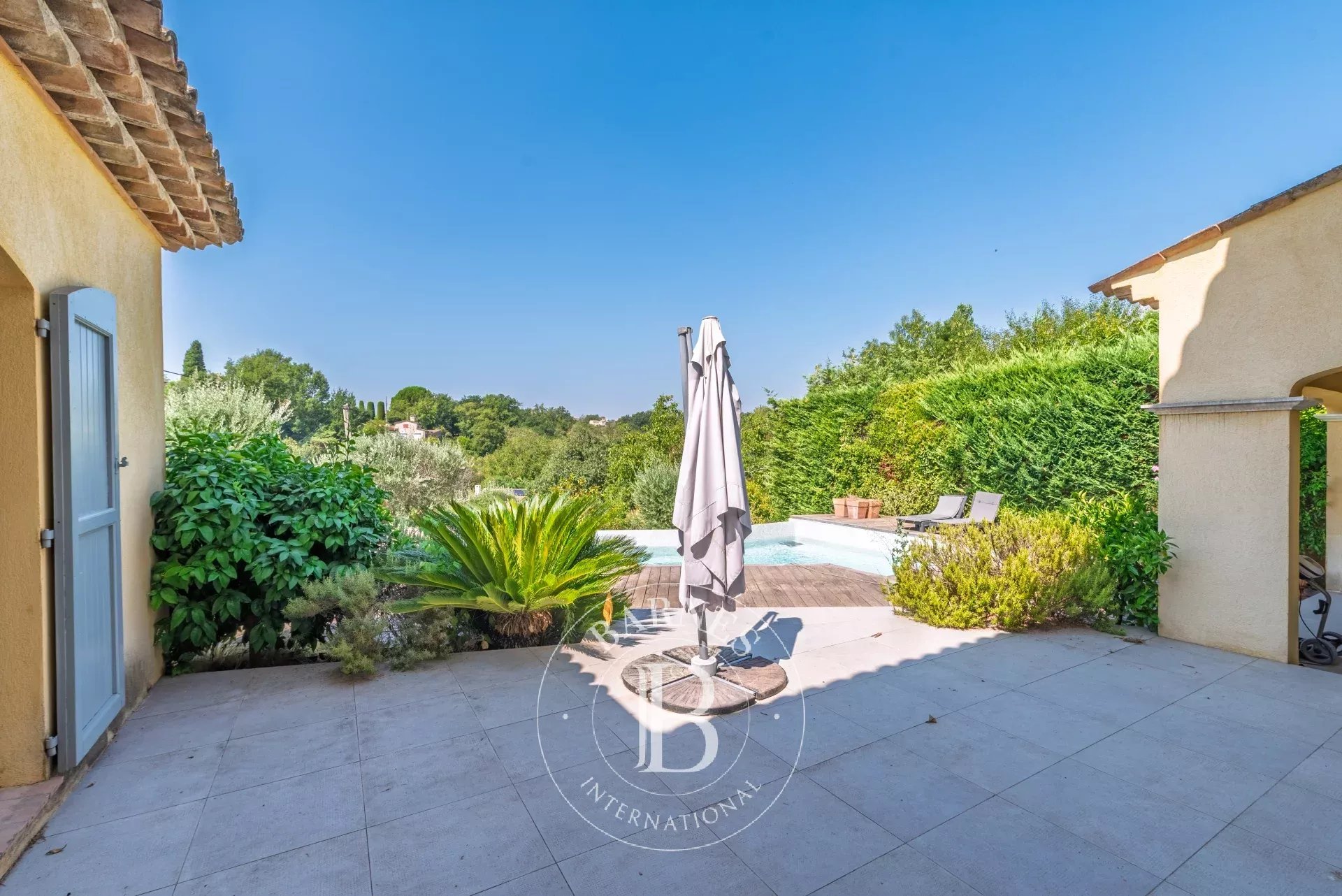 3 mn de Valbonne Village - Villa familiale au calme avec vue dégagée collines