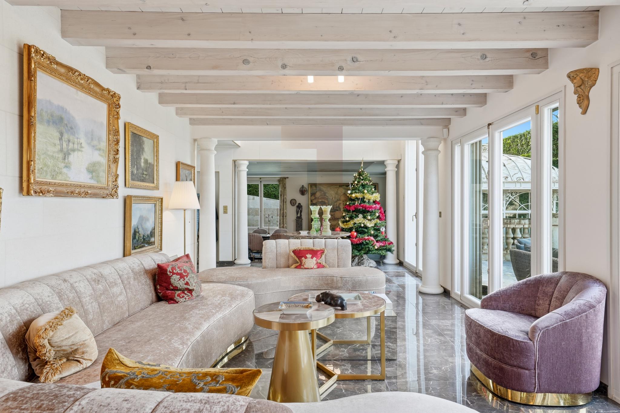 Exclusivité: Magnifique villa classique proche du golf 