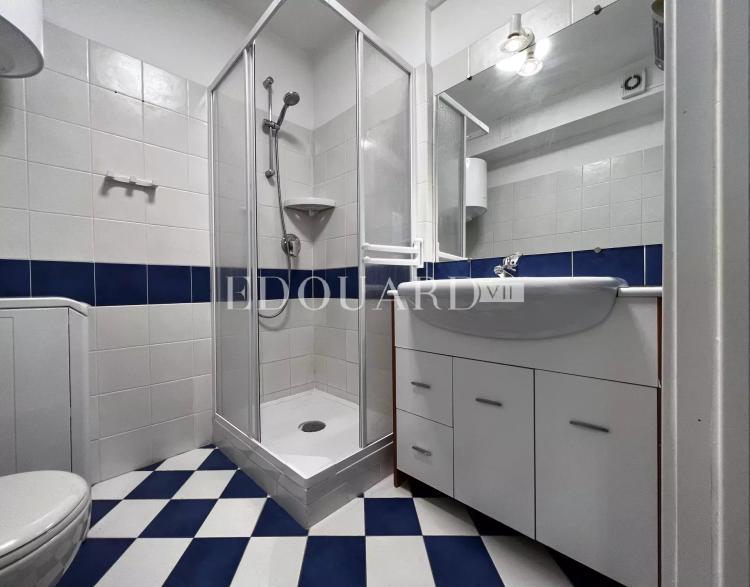 Deux pièces à vendre en bon état avec terrasse et possibilité garage, exclusivité
