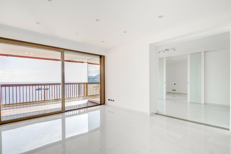 MIRABEAU : Rare appartement de 3 chambres à coucher et belle vue panoramique