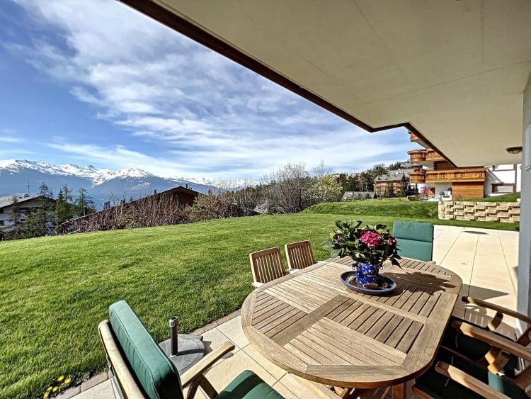 Très bel appartement en rez-de-jardin avec magnifique vue