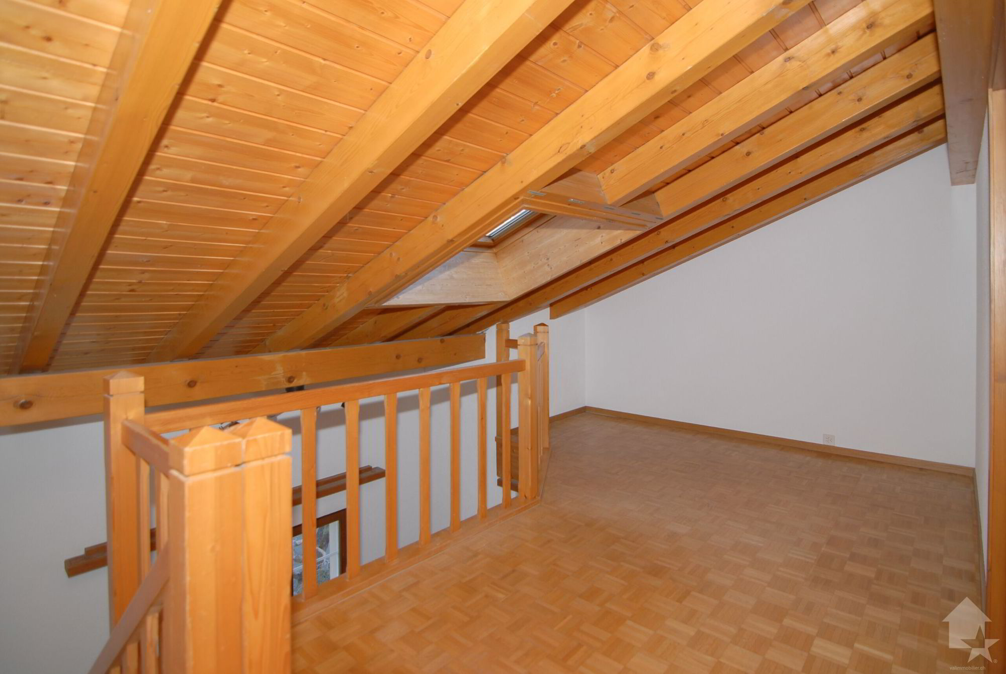 8k56v_lookmove_236460888_3.jpg