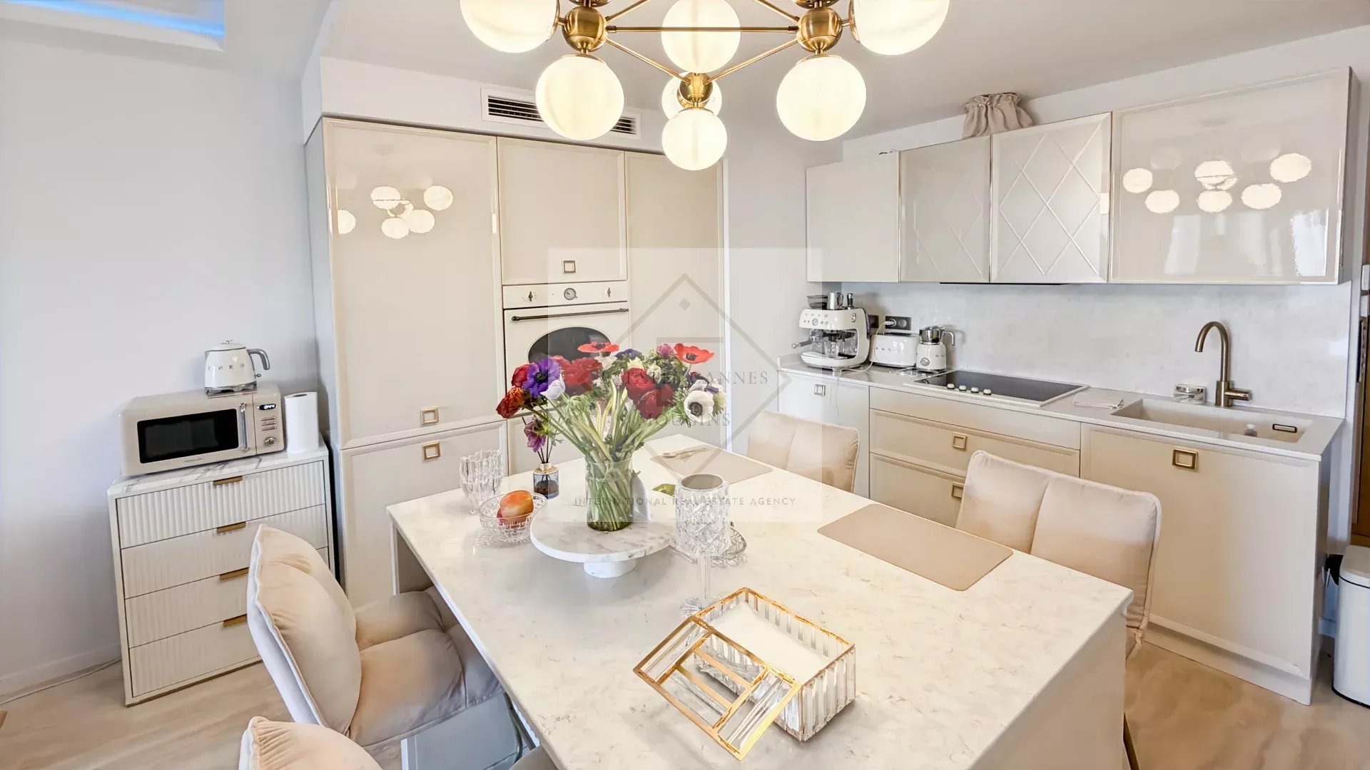 Bien rare — Appartement rénové proche du Palais des Festivals