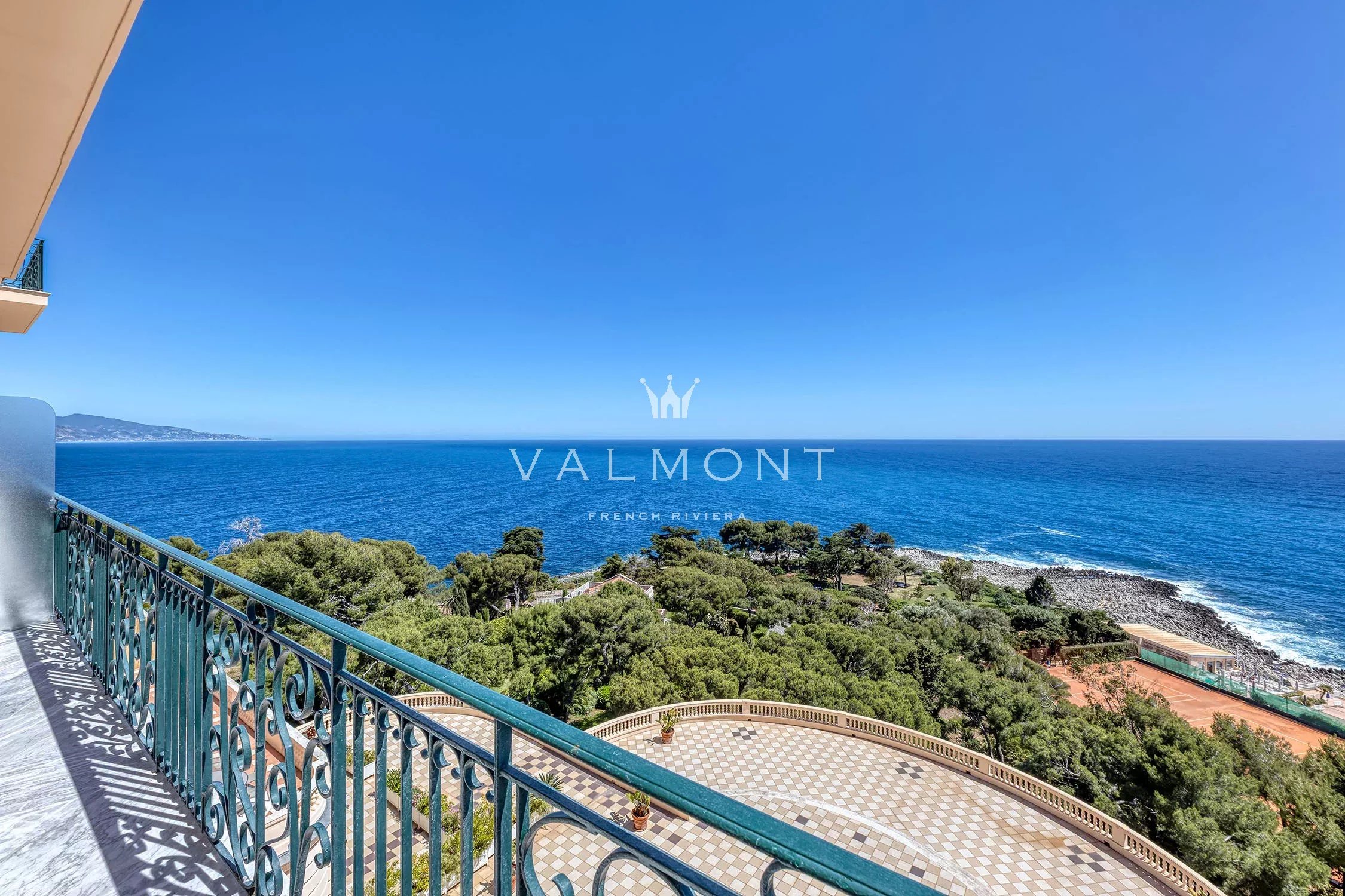 Appartement Belle Époque front de mer proche de Monaco