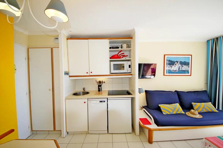 AGAY CAP ESTEREL LE HAMEAU SUPERBE 2 PIECES DERNIER ETAGE TERRASSE D'ANGLE