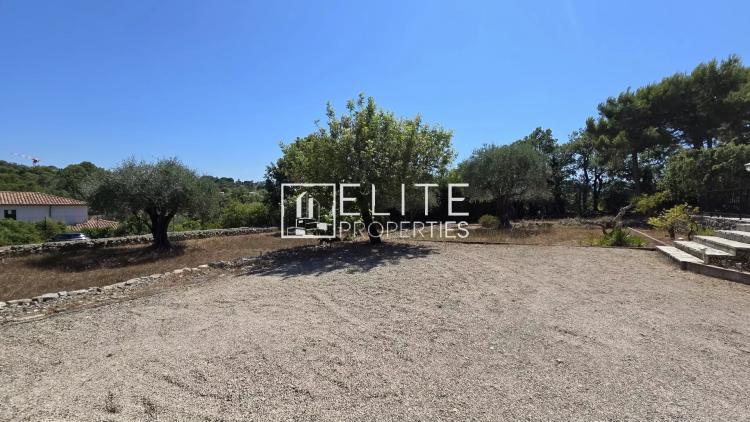 APPARTEMENT 3 PIÈCES EN BAS DE VILLA 104 m² + TERRAIN DE 1000 m² MOUANS-SARTOUX