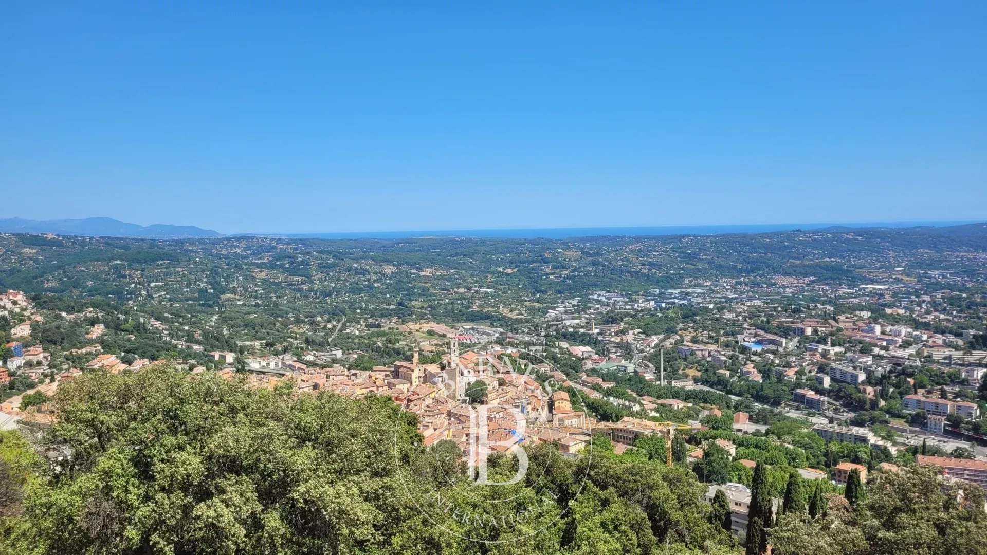 Grasse – Exceptionnelle propriété vue panoramique – 5 chambres