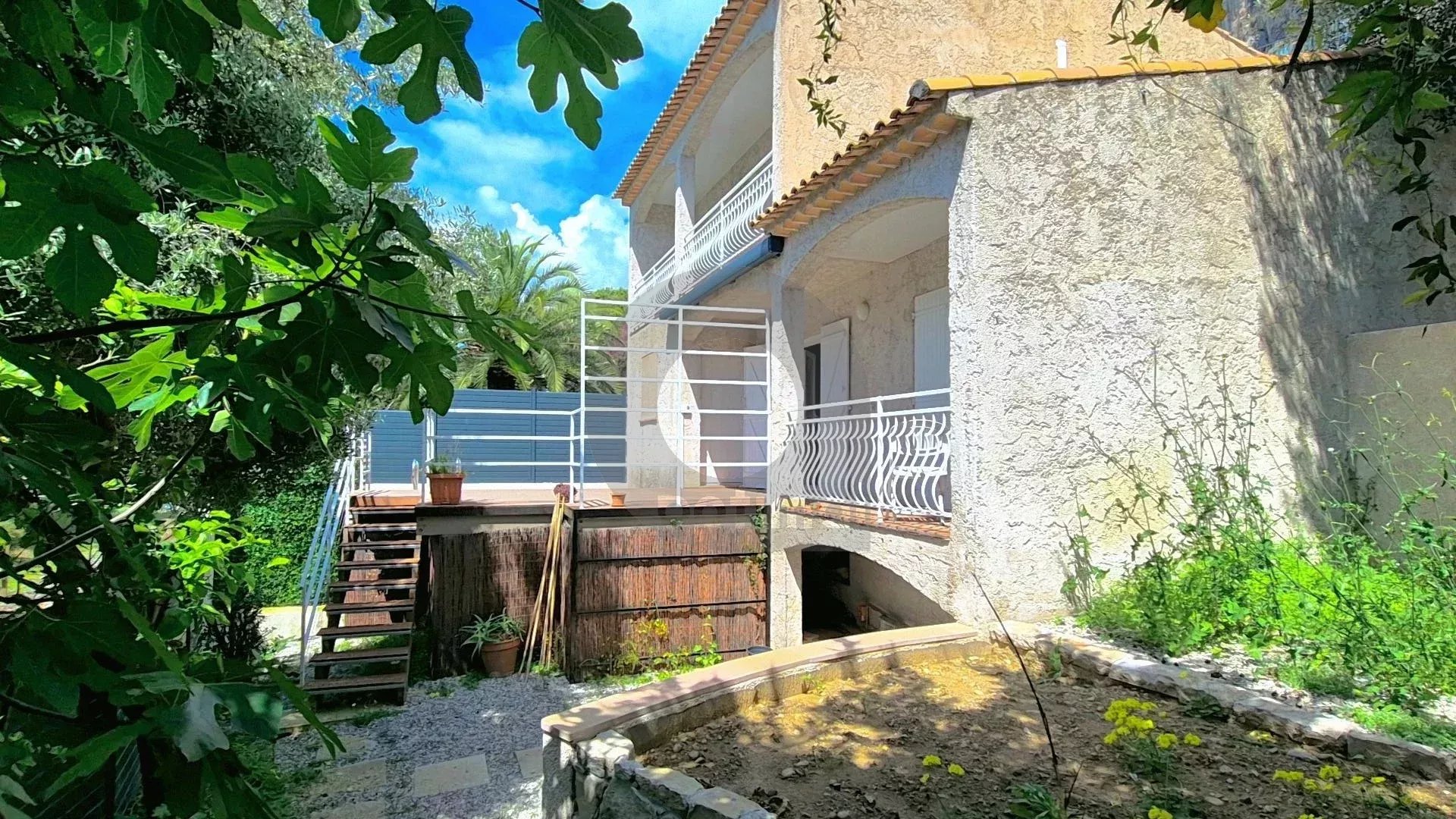 ? Charmante Maison de Ville mitoyenne avec Vue  –Mer et Menton Quartier Garavan, Menton