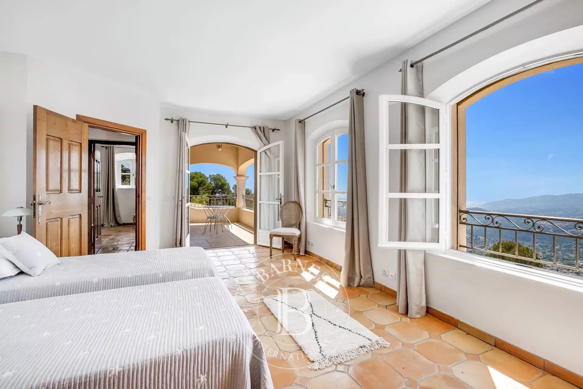 CABRIS - Élégante propriété avec vue imprenable - 6 chambres et un studio