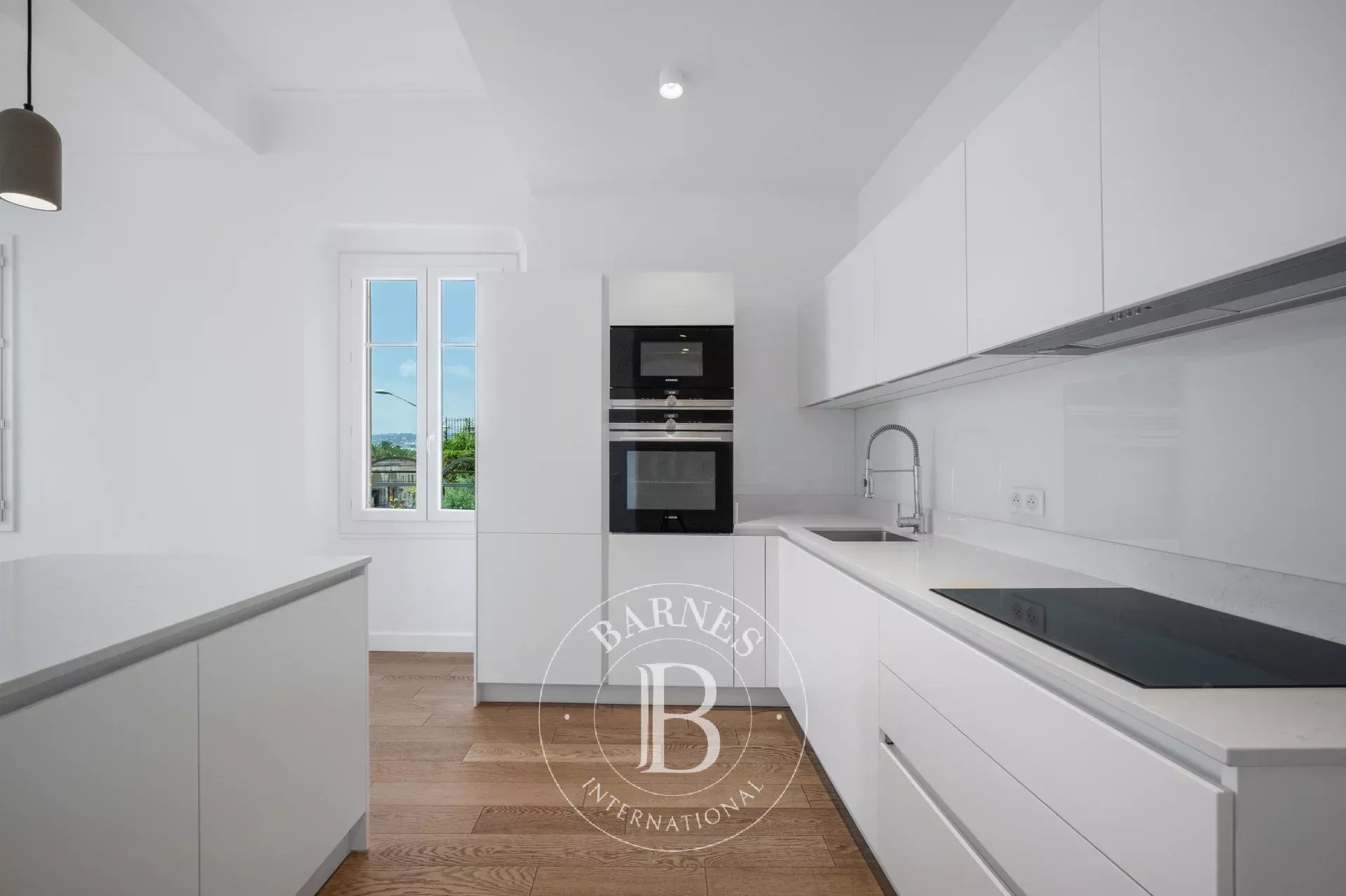 NICE - PONCHETTE - APPARTEMENT ENTIERTEMENT RENOVE