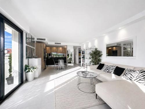 APPARTEMENT T3 AVEC GRANDE TERRASSE D'ANGLE BANANE