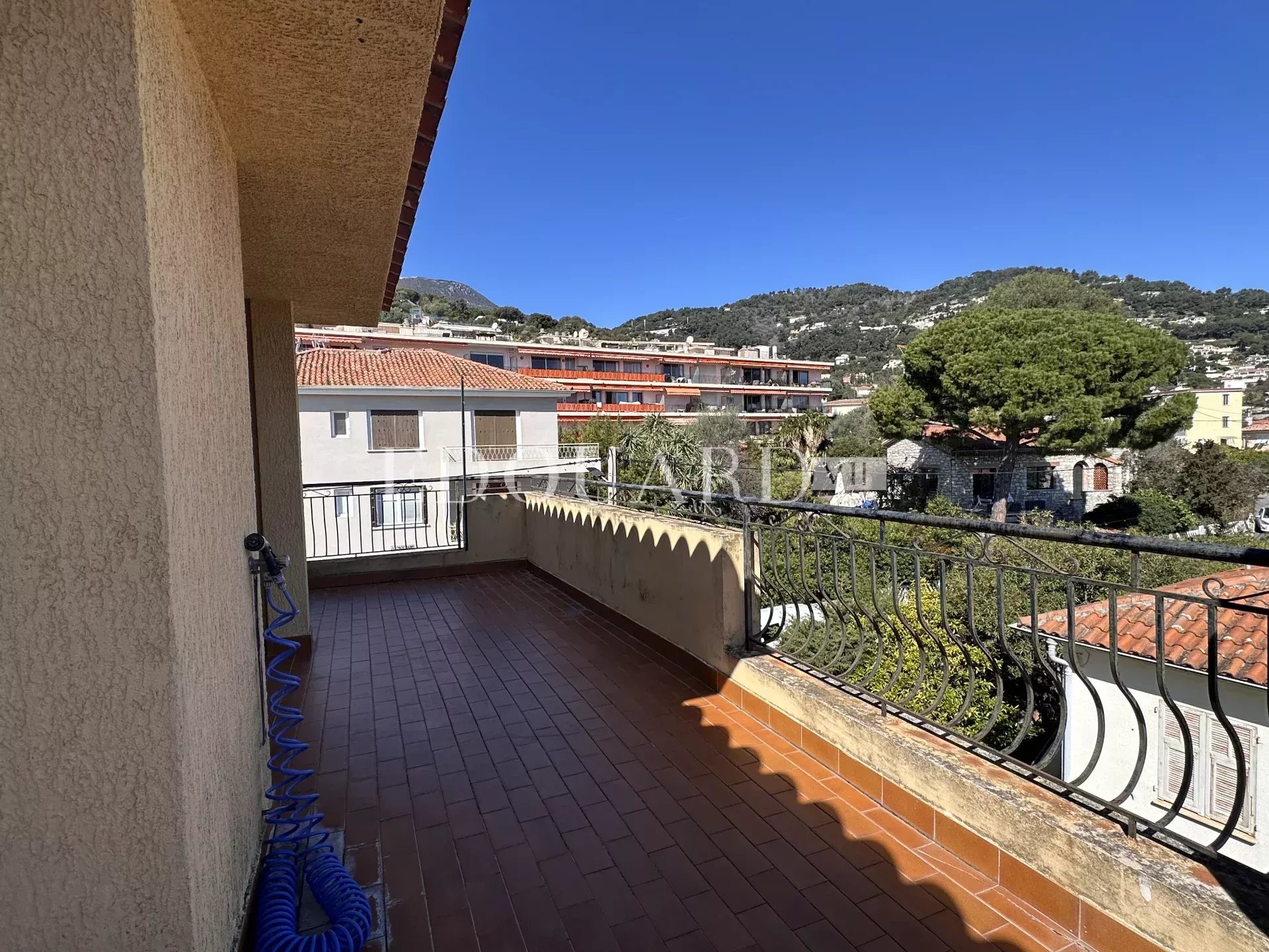 Maison à vendre sur le Plateau du Cap, avec fort potentiel et nombreuses possibilités d’aménagement