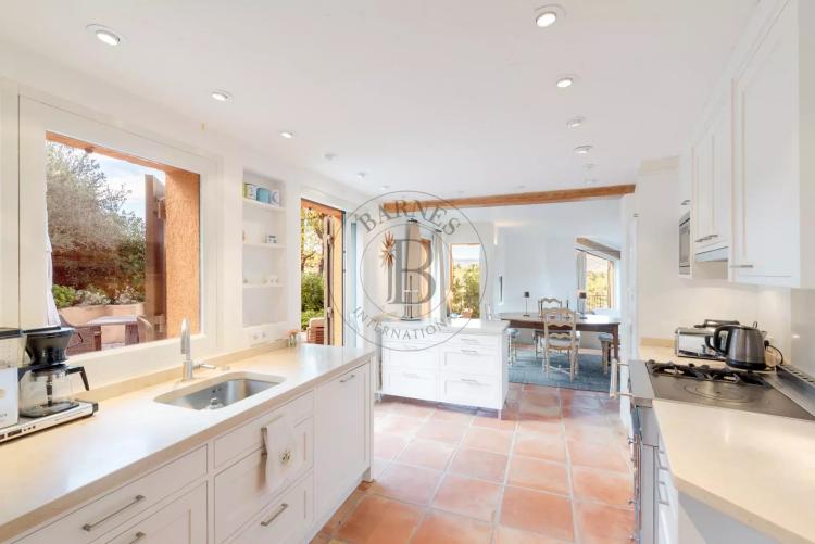 PROCHE MOUGINS – DOMAINE DE CASTELLARAS – VILLA COUELLE