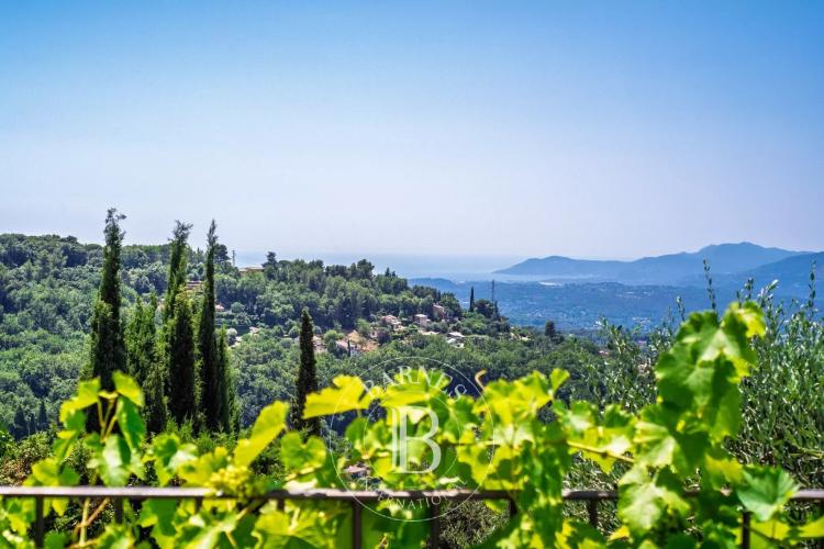 Châteauneuf-Grasse - Charme et authenticité - Vue mer panoramique - À pied des commerces