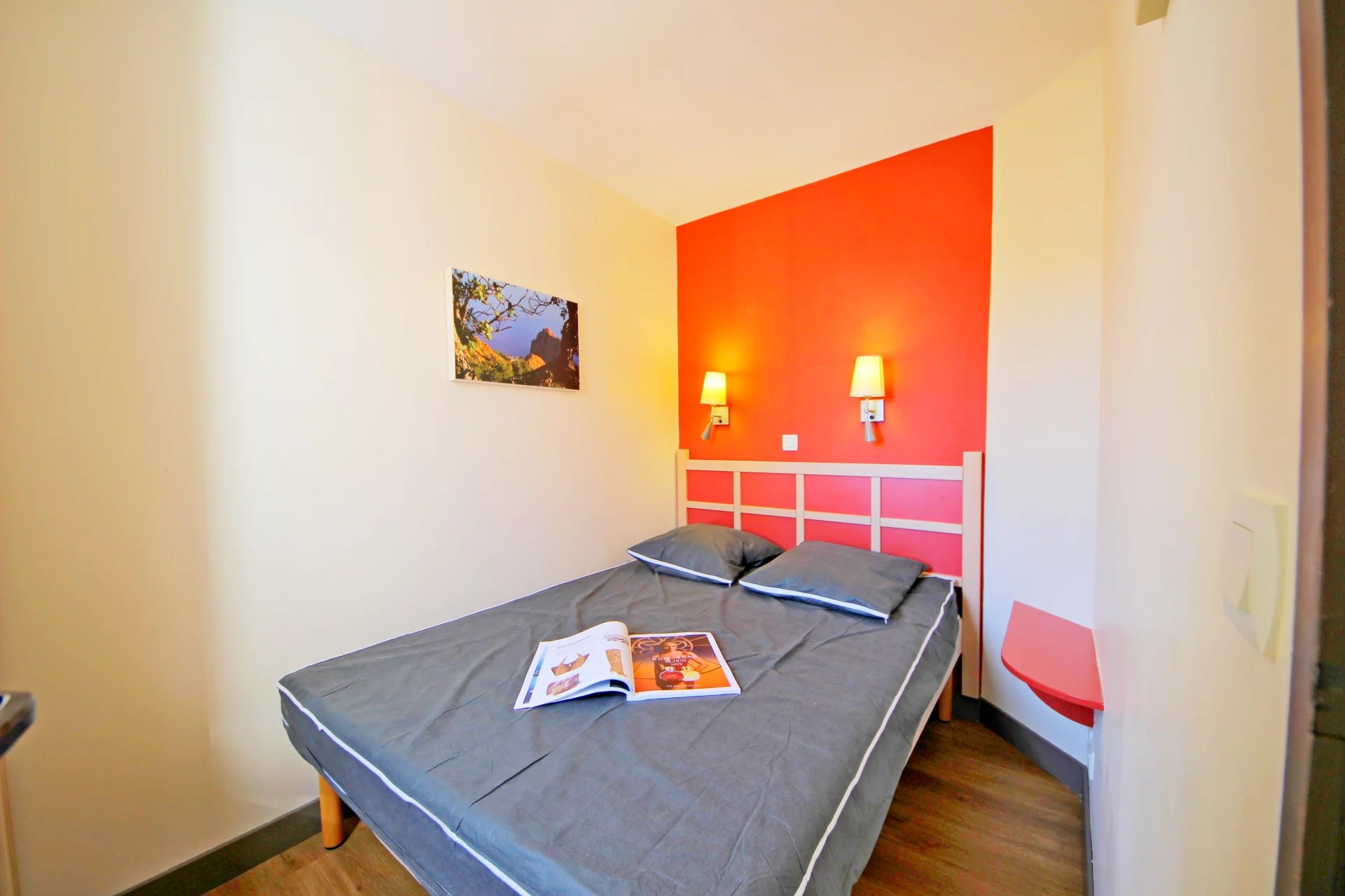AGAY CAP ESTEREL 2 PIECES ETAGE ET PARKING