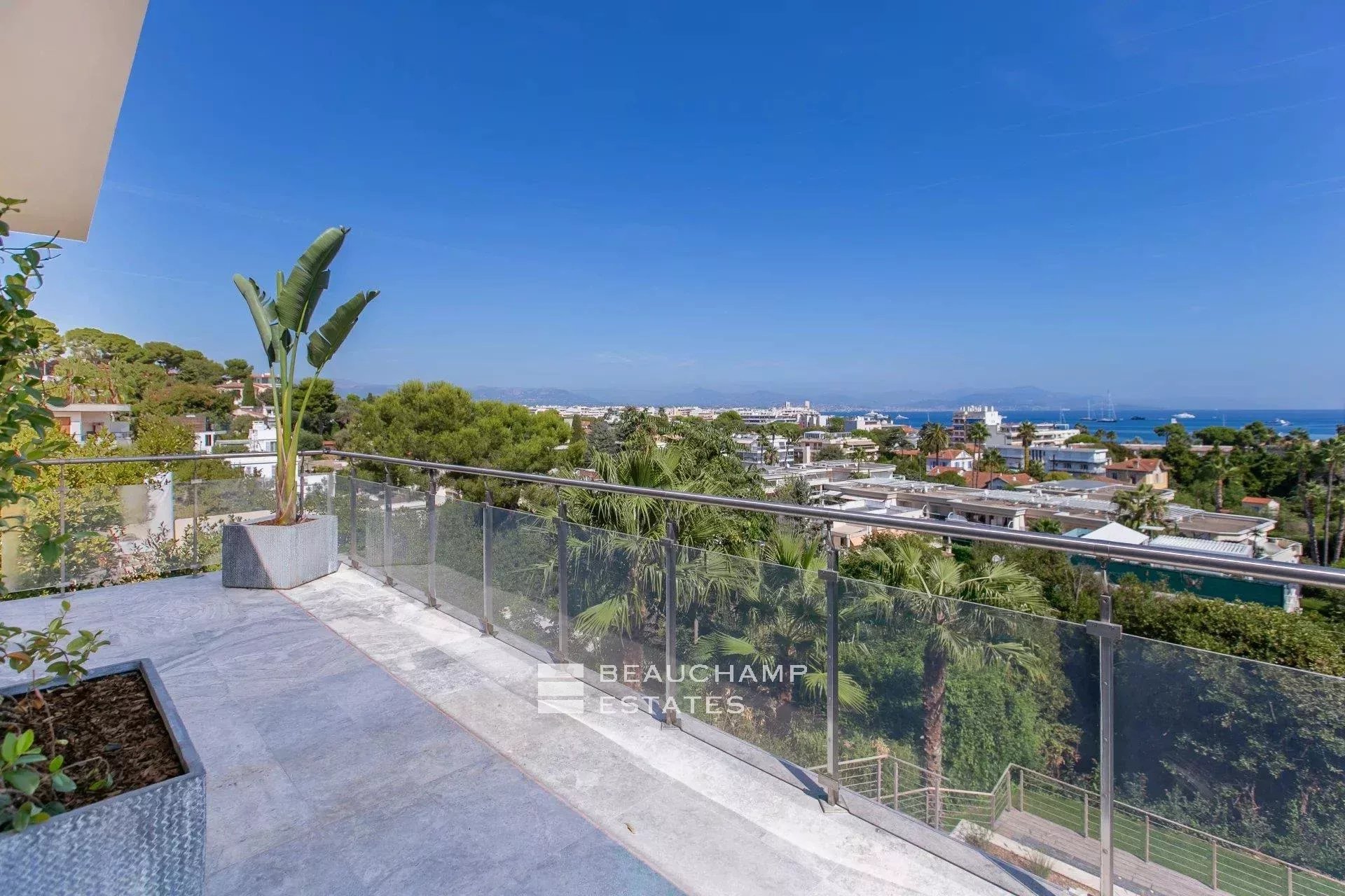 Villa moderne - 6 chambres - vue mer panoramique - cap d'antibes