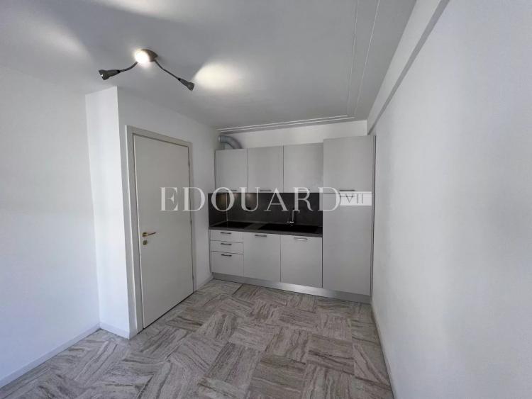 Deux pièces à vendre en bon état avec terrasse et possibilité garage, exclusivité
