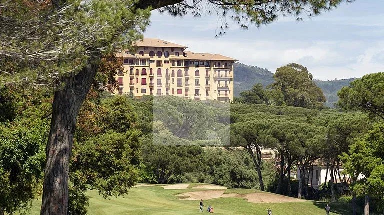 À Vendre : Projet de Villa de Prestige en l'État Futur d'Achèvement dans un Quartier Résidentiel Prisé