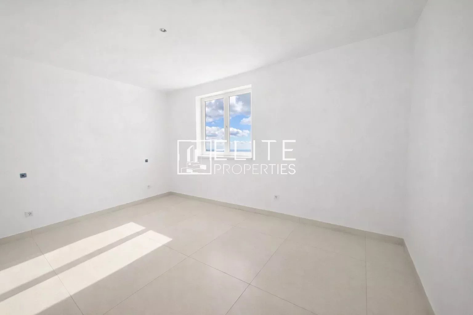 DUPLEX 4 PIÈCES DE 83 m² + JARDIN  & PARKING – MOUANS-SARTOUX