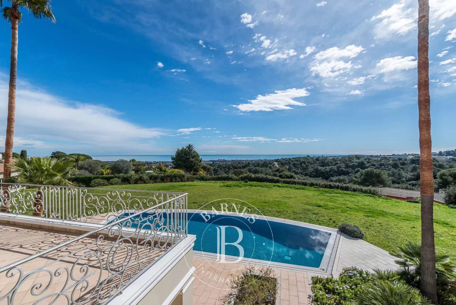 Biot - Propriété familiale vue mer panoramique - Domaine fermé