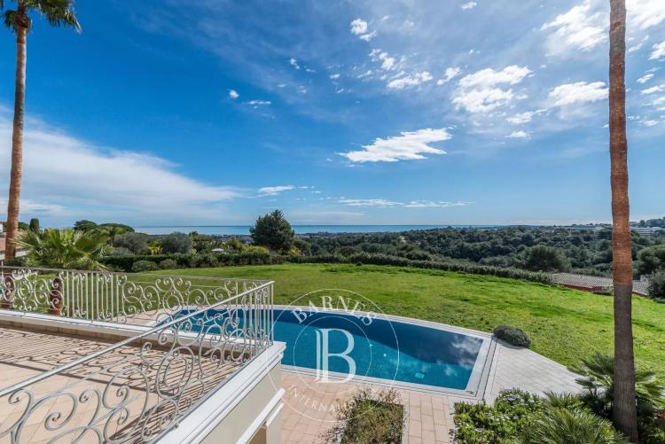 Biot - Propriété familiale vue mer panoramique - Domaine fermé
