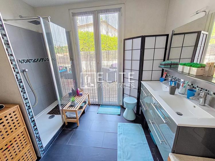 MAISON 5 PIÈCES  112 m² – VUE MER & PISCINE – CANNES
