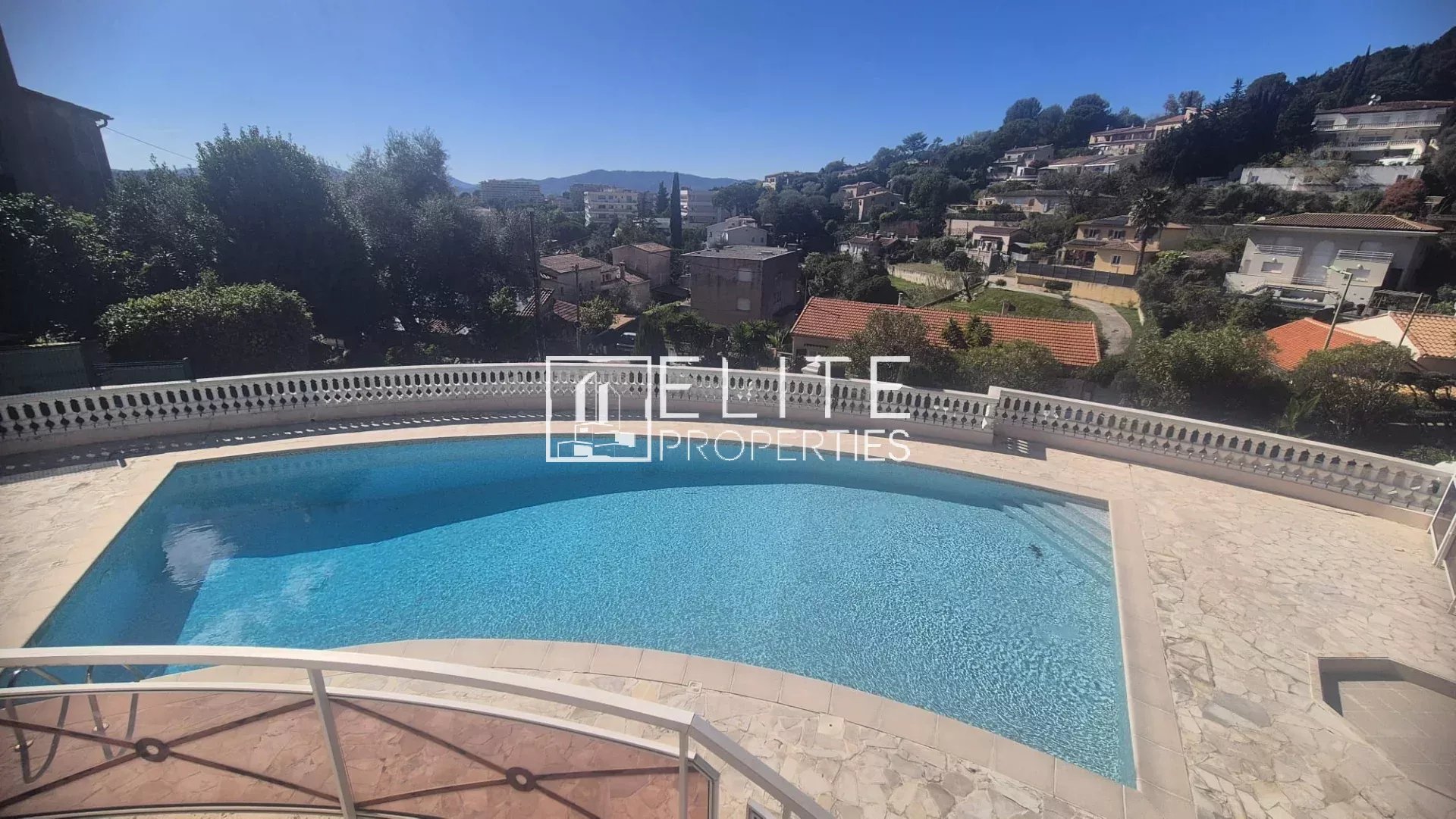 APPARTEMENT 3 PIÈCES 72 m² + GARAGE & CAVE – PISCINE – LE CANNET