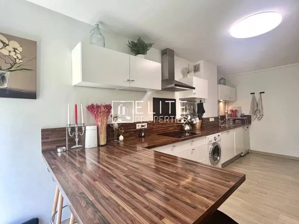 APPARTEMENT 5 PIÈCES DE 131 m² + 2 PARKINGS ET 2 CAVES – CANNES