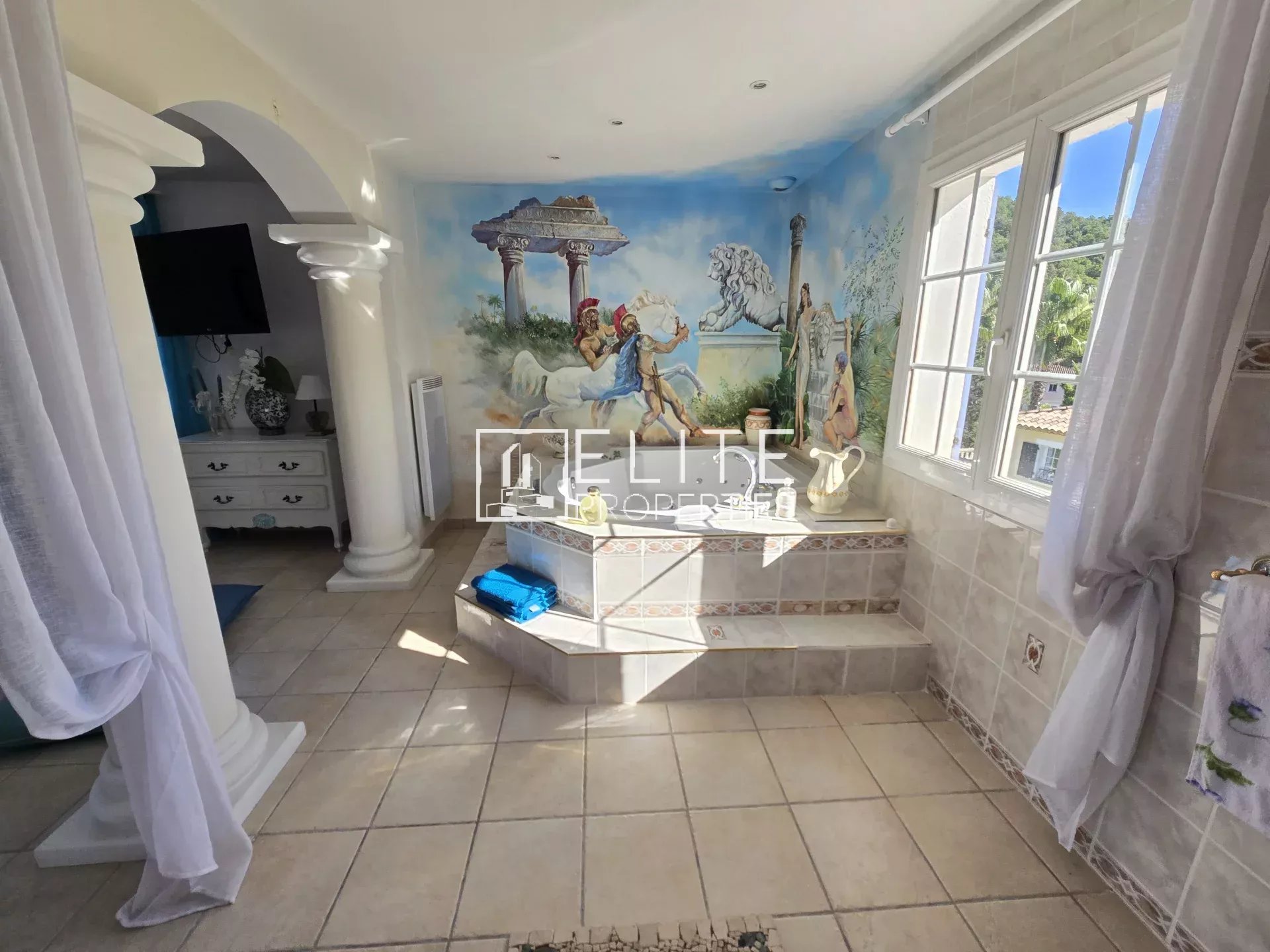 VILLA DE 205m² + PISCINE LES ADRETS