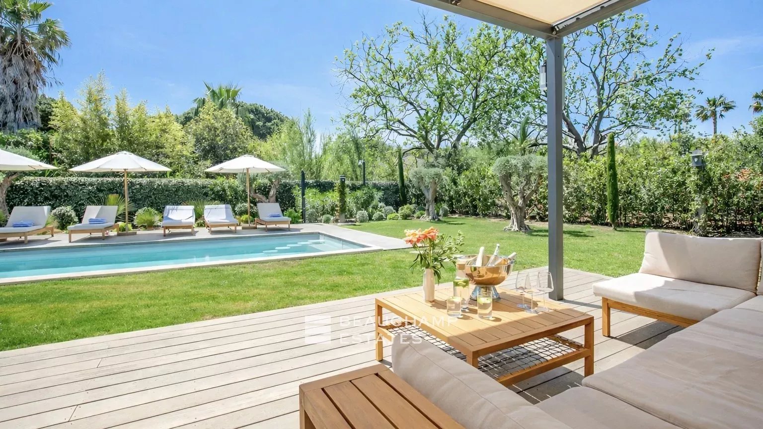 Villa neuve à quelques pas de la plage des Salins et du centre ville de Saint-Tropez