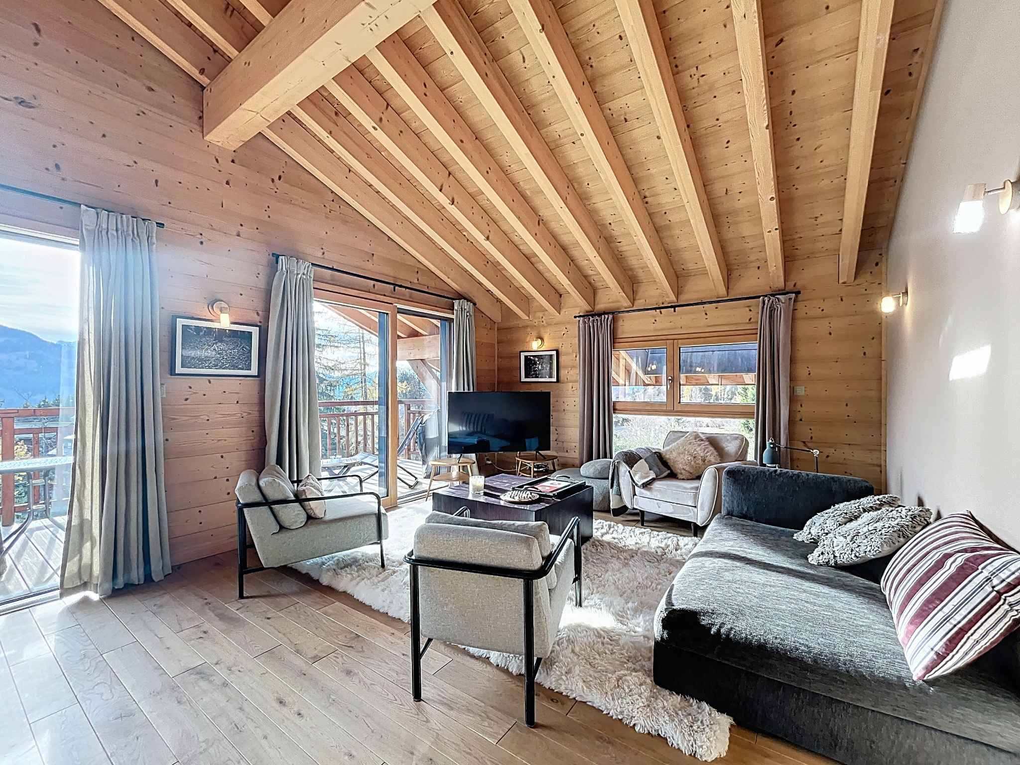 Appartement avec cachet face aux montagnes, à deux pas des pistes