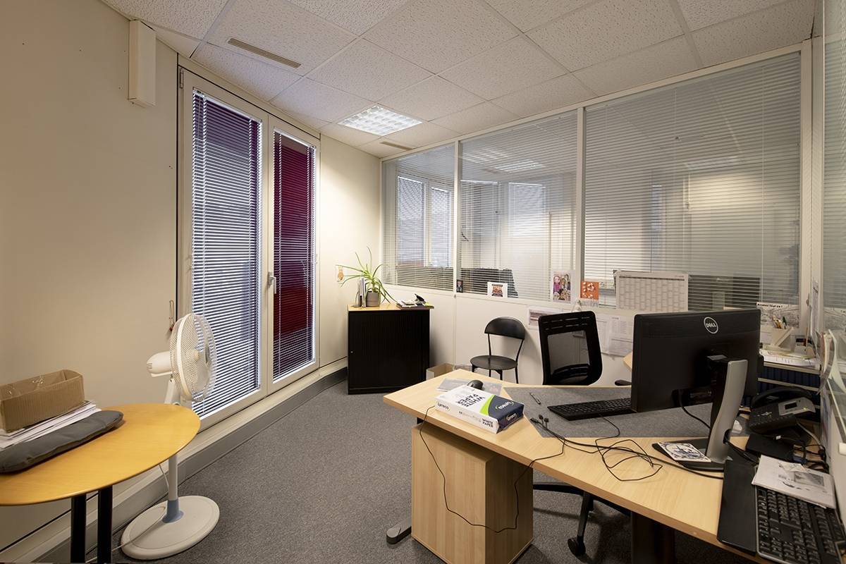 Locaux en zone FTI d'env 720m2 à Plan-les-Ouates