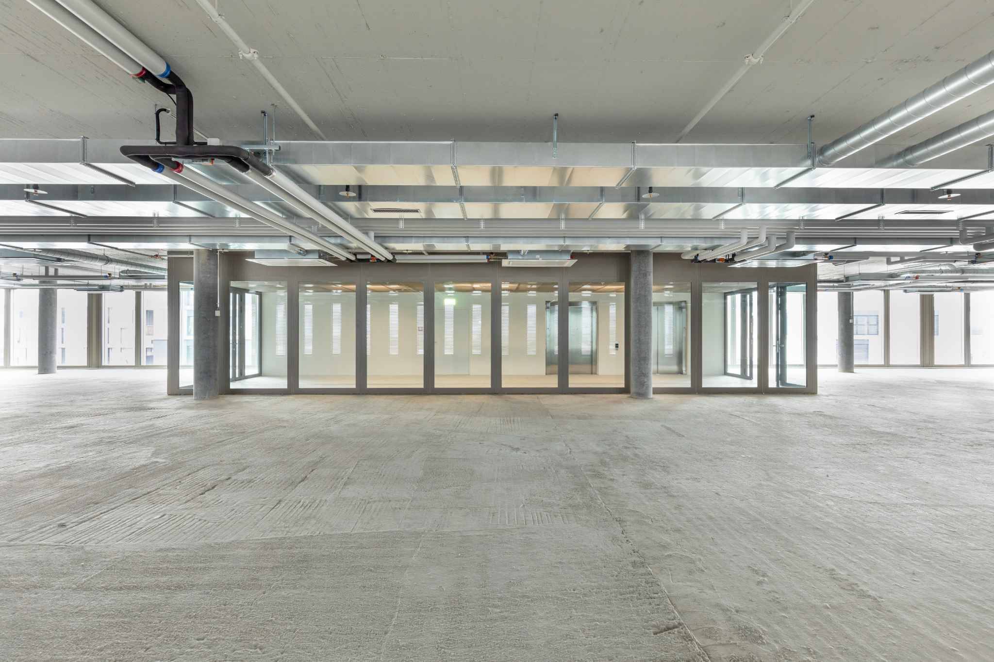 À louer – Bureaux bruts à aménager au Quartier de l’Étang