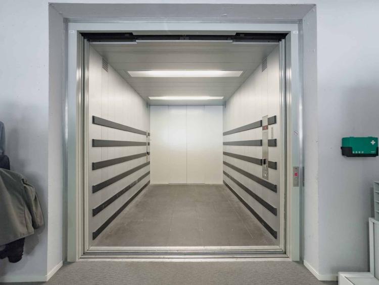 Ateliers et bureaux aménagés de 350 m² – Meyrin