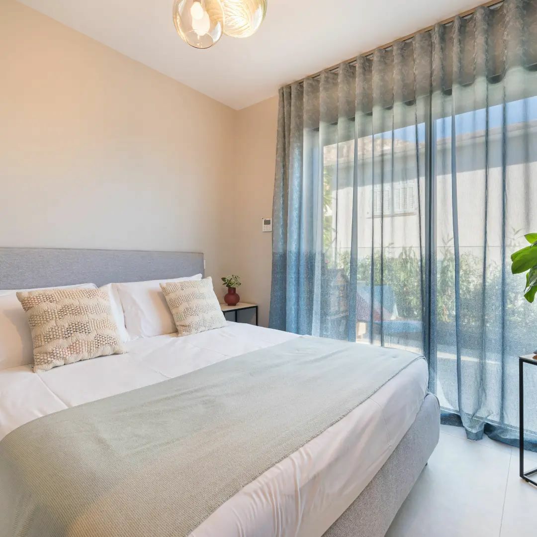 Villa de luxe en bord de mer à Eze-sur-Mer, retraite 5 chambres à quelques pas de la plage