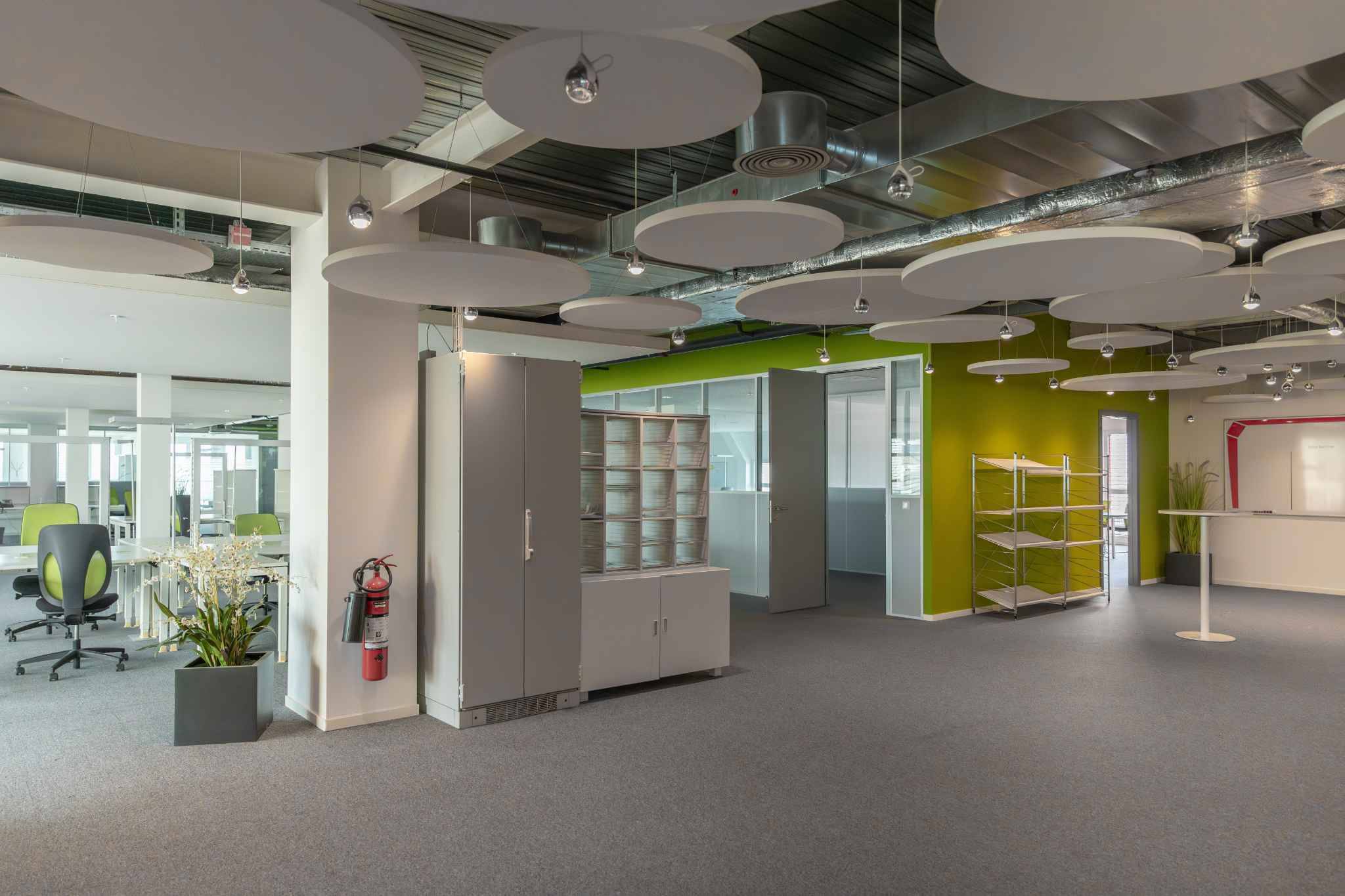 A louer bureaux aménagés  de 90 m2 proche Nations et gare 