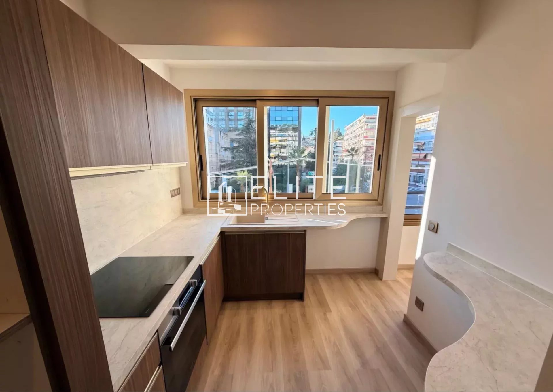 APPARTEMENT 3 PIÈCES DE 81m² + GARAGE ET CAVE – LE CANNET