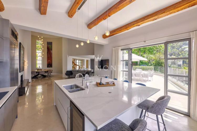 Une élégante maison moderne de 5 chambres à Cannes