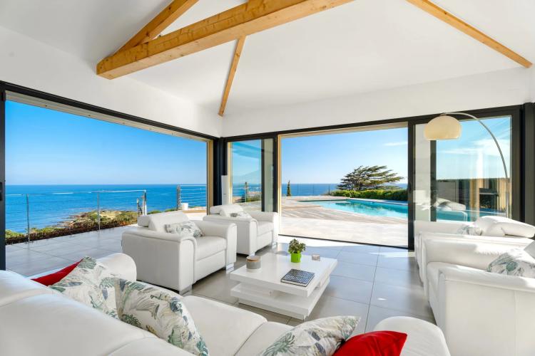 Villa vue mer panoramique à vendre à Sainte-Maxime