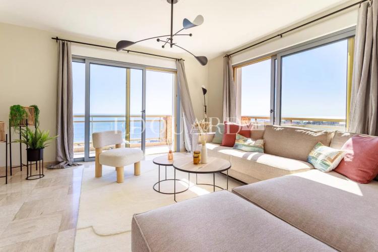Penthouse clefs en main avec magnifique vue mer panoramique et spectaculaire toit terrasse