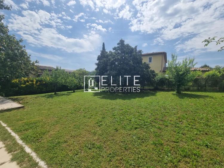 À VENDRE – Maison 5 pièces de plain-pied avec piscine – secteur calme et recherché