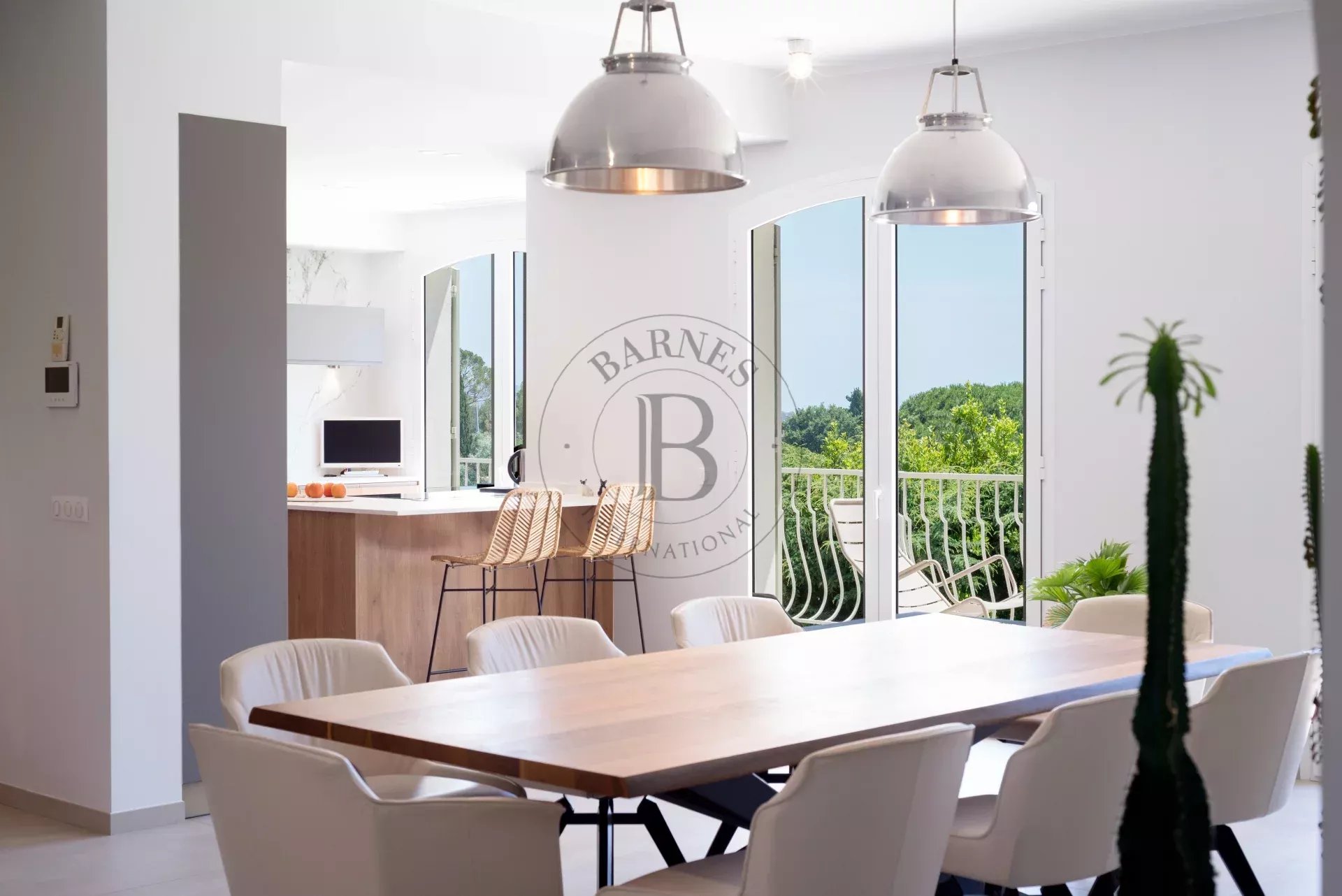 LA ROQUETTE-SUR-SIAGNE – VILLA FAMILIALE RÉNOVÉE – APERÇU MER