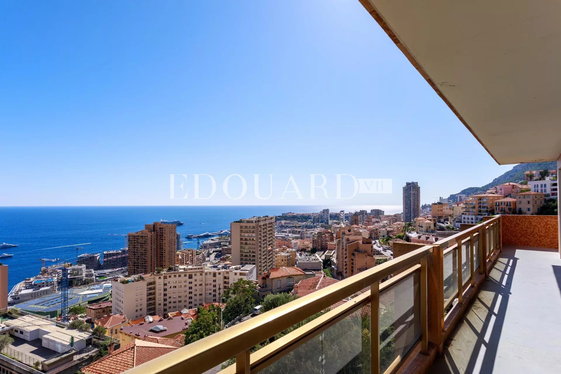 Penthouse clefs en main avec magnifique vue mer panoramique et spectaculaire toit terrasse