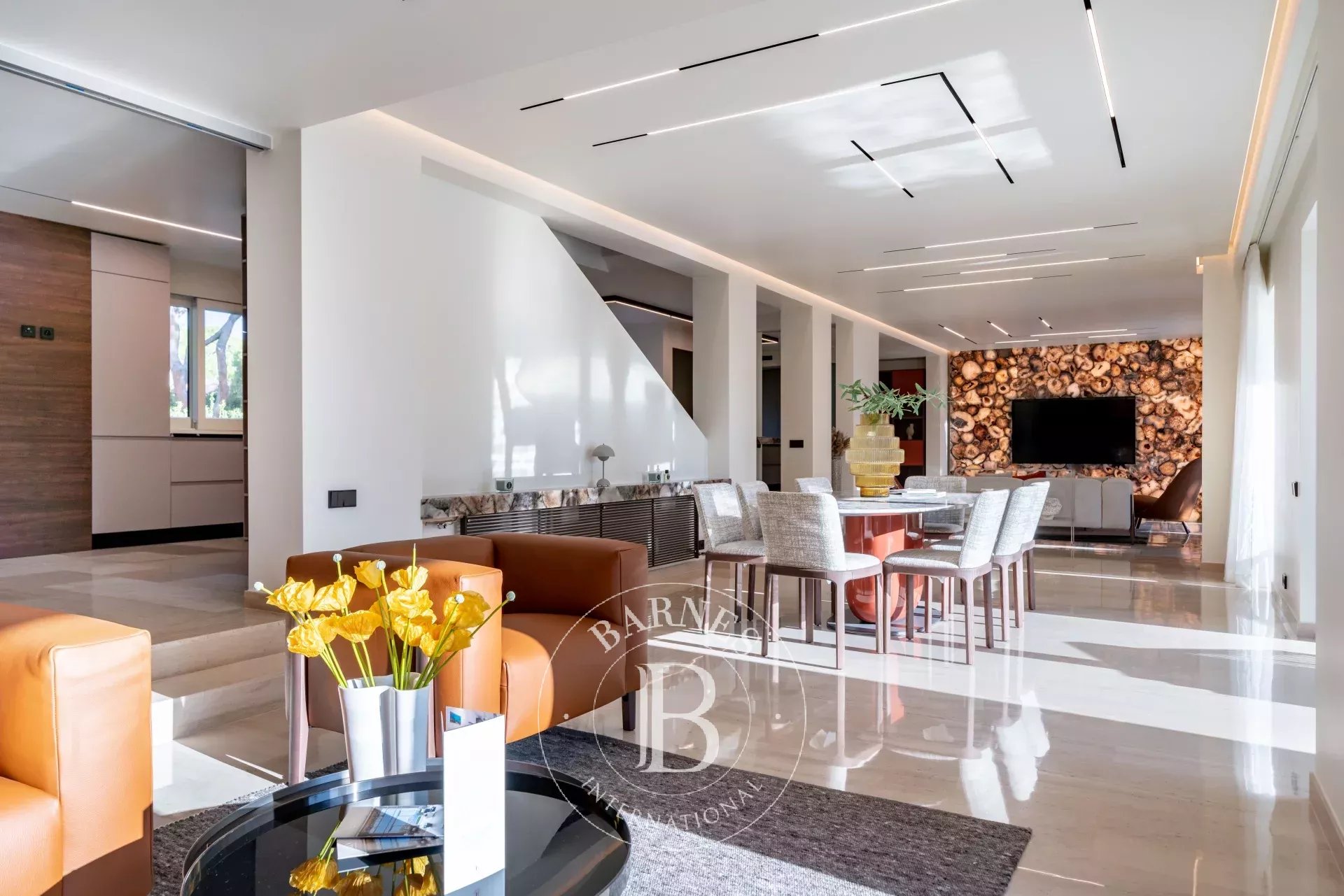 SAINT-JEAN-CAP-FERRAT - VILLA RENOVÉE A NEUF - PROCHE DU GRAND HÔTEL