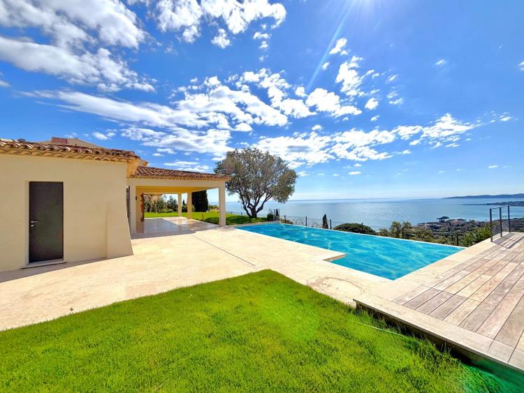 Villa vue mer panoramique à vendre à Sainte-Maxime