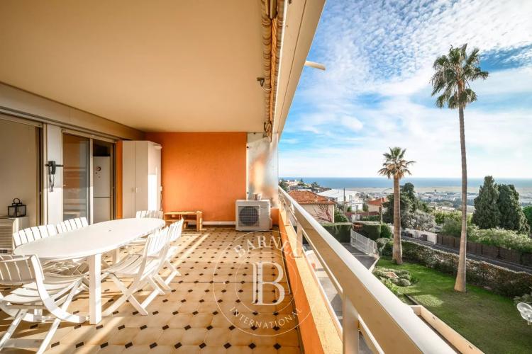 NICE – LA LANTERNE — APPARTEMENT TRAVERSANT AVEC VUES MER & GRANDE TERRASSE