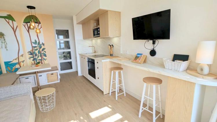 SOUS OFFRE Agay Cap Esterel superbe appartement entièrement rénové, vue mer panoramique