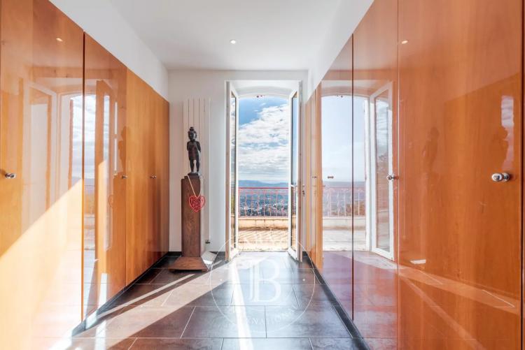 Grasse – Exceptionnelle propriété vue panoramique – 5 chambres