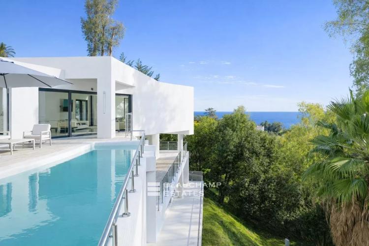 Villa contemporaine - vue mer & volumes généreux – Cannes