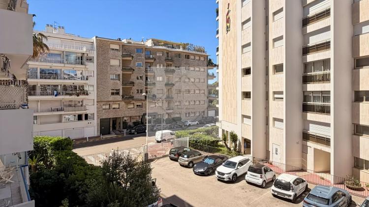Appartement 3 pièces entièrement rénové – Cannes Palm Beach